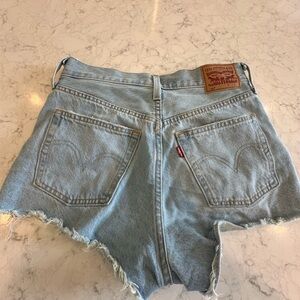 Levi’s 501 Distressed Denim Shorts size 26